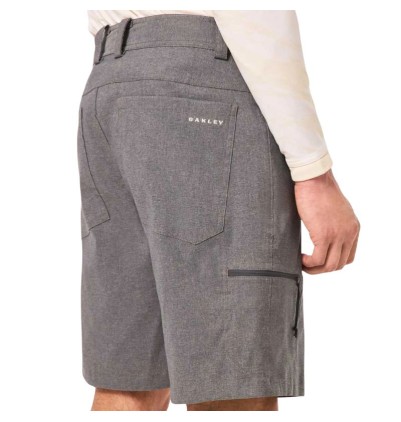 Walk Short Oakley Hybrid